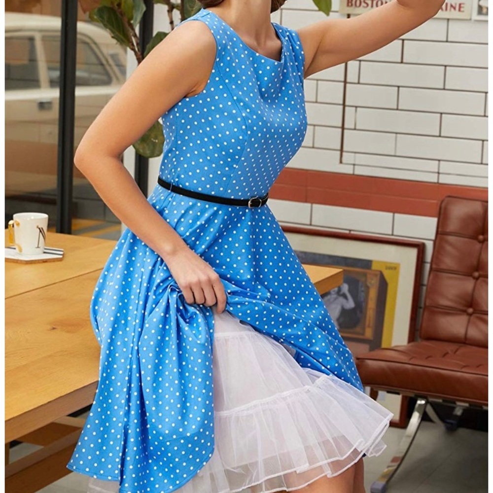 Woman’s Petticoat (small). Black. knee-length.